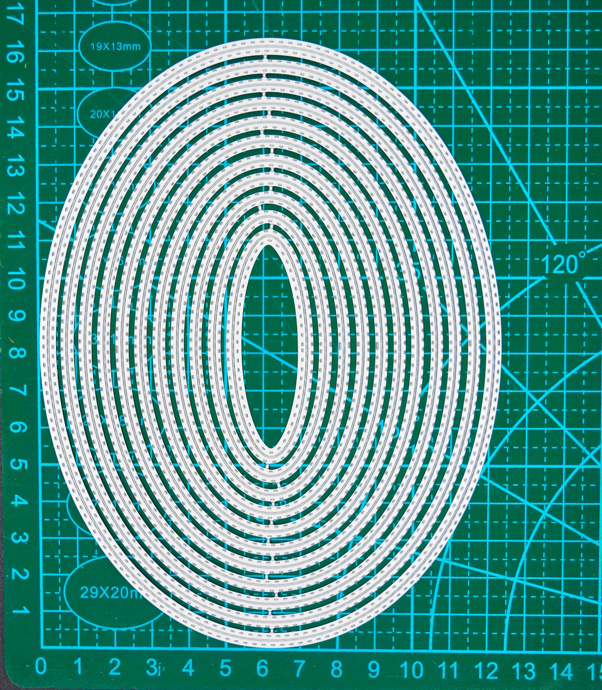Large Double Stitched Oval Nesting Metal Cutting Dies – Set of 11
