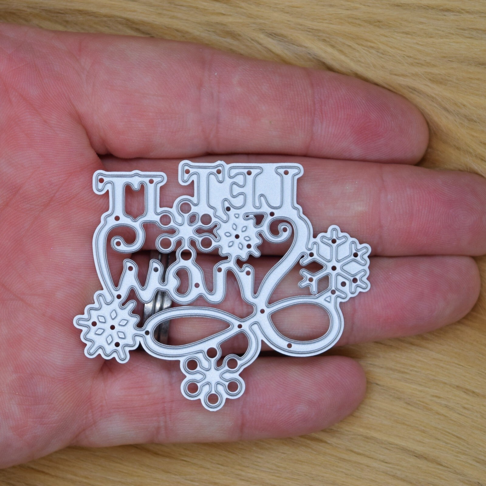 A "Let It Snow" Sentiments Metal Cutting Die, Card Making Scrapbooking Crafts D5