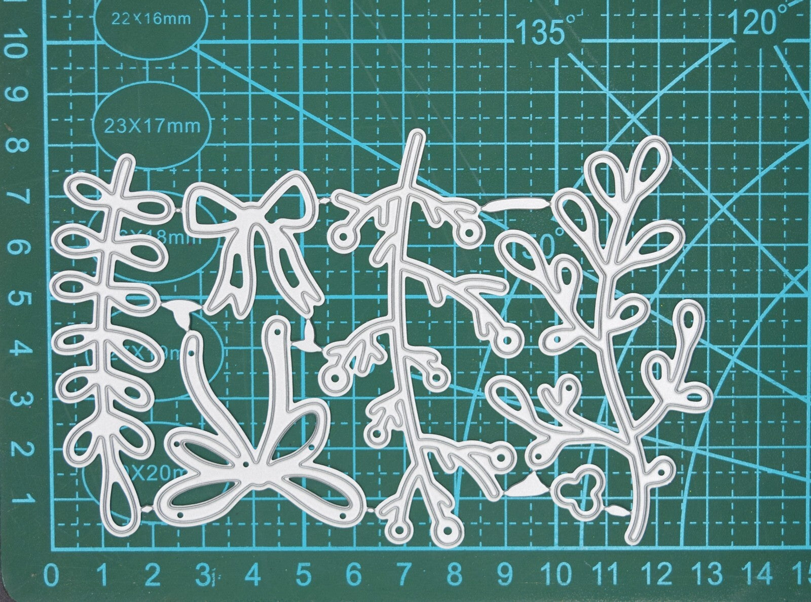 6 Piece Mistletoe & Bow Metal Cutting Die Set, Card Making, Paper Crafts, E7