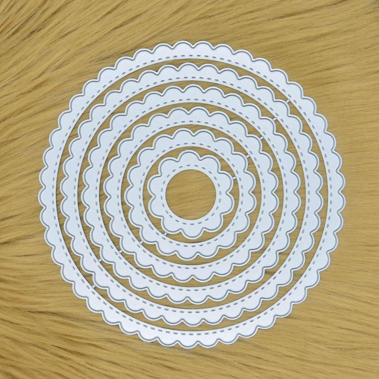 Large Nest of 6 Circle Scallop + Stitch Patterned Metal Cutting Dies, Round, I6