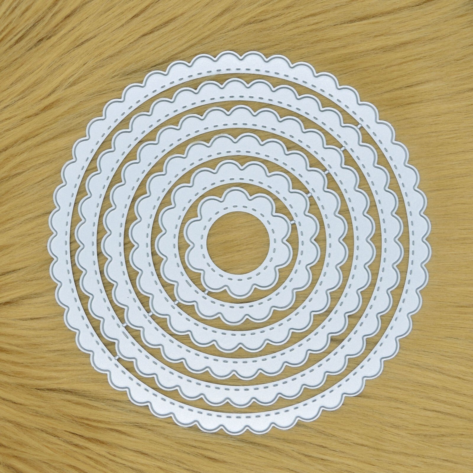 Large Nest of 6 Circle Scallop + Stitch Patterned Metal Cutting Dies, Round, I6