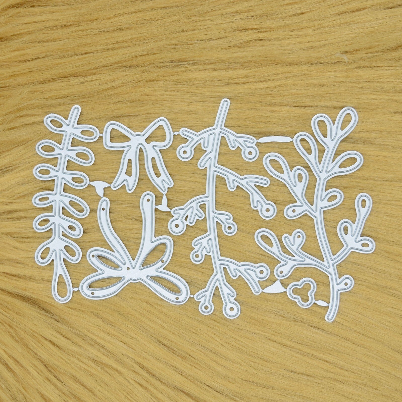 6 Piece Mistletoe & Bow Metal Cutting Die Set, Card Making, Paper Crafts, E7