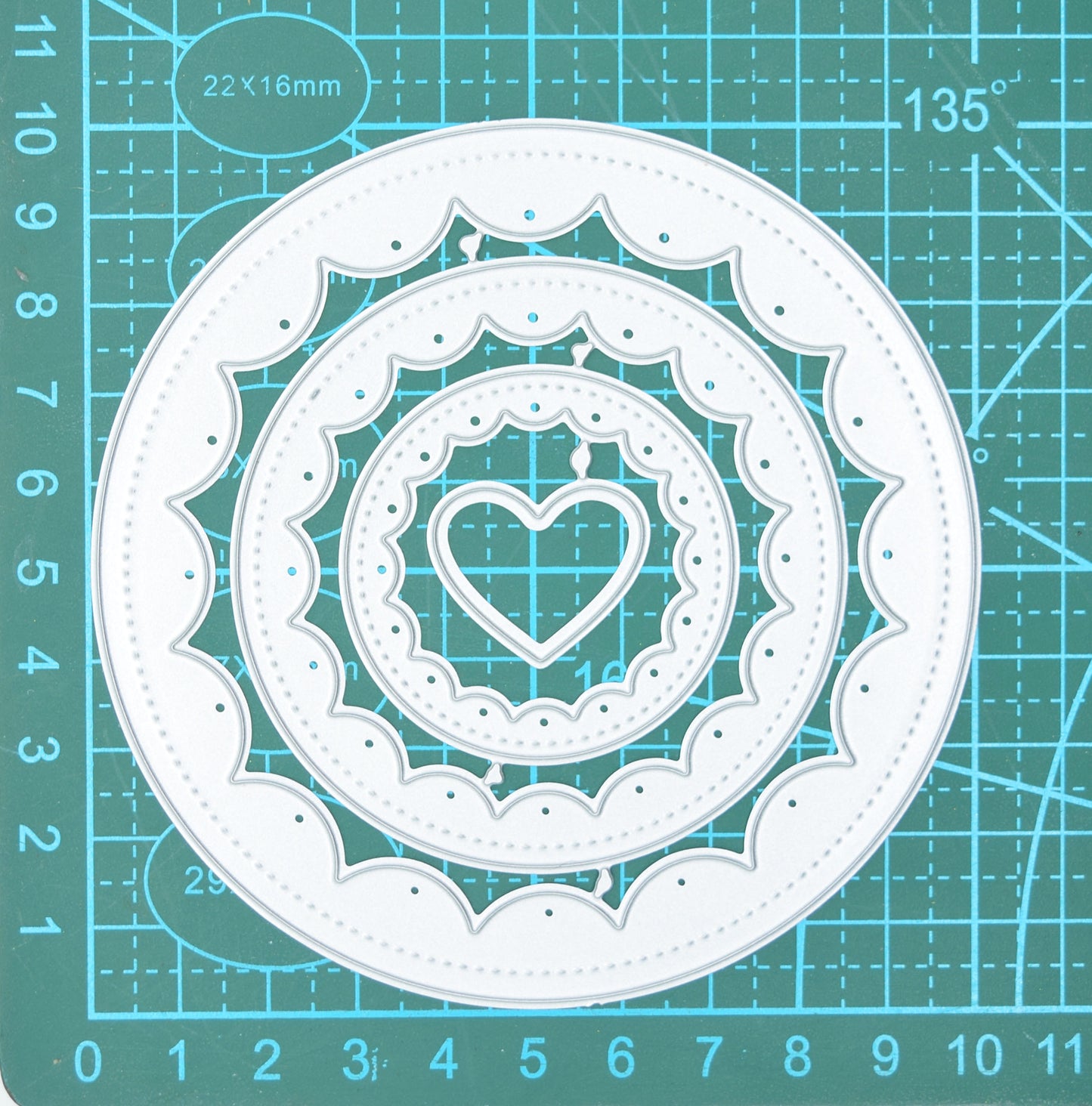 Stitched Scalloped Circle & Heart Metal Cutting Dies Set – Nested Layering Dies