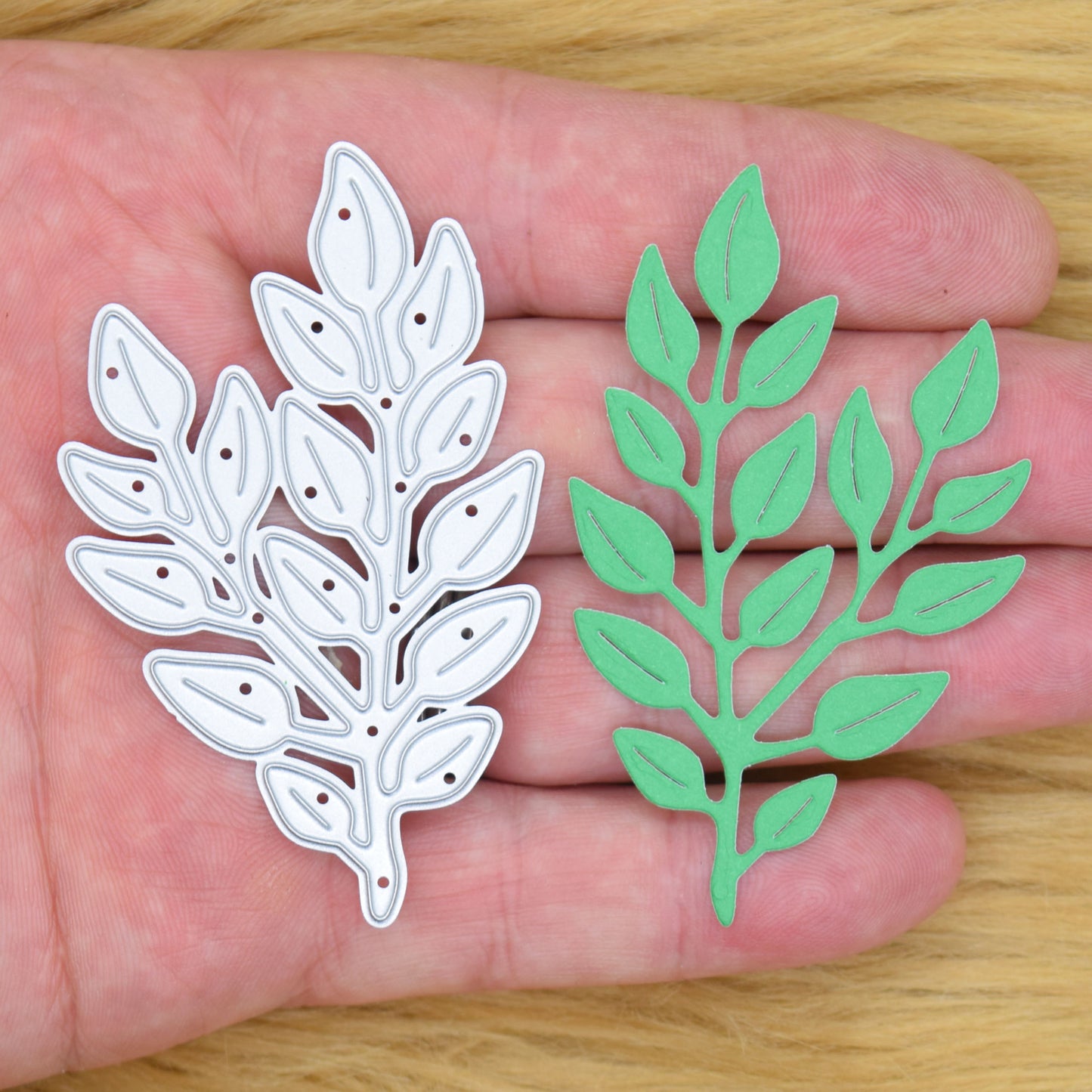 Decorative Embossed Leaf Metal Cutting Die – Botanical Foliage