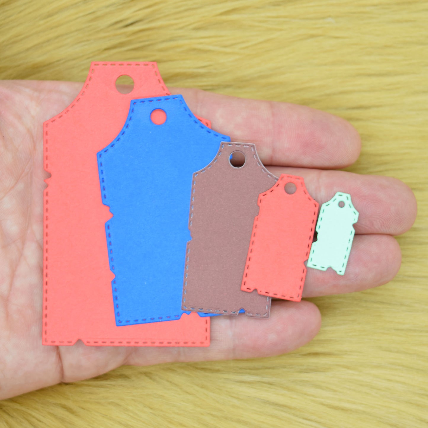 Stitched Distressed Edge Tag Nesting Metal Cutting Dies – Set of 5 Labels